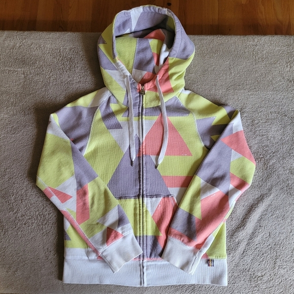 Aritzia TNA geometric print hoodie size medium - Picture 3 of 14